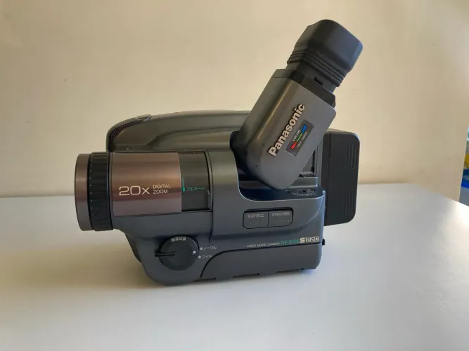 FILMADORA PANASONIC S VHS C (VIDEO MOVIE CÂMERA NV -S 100 - S VHS C )
