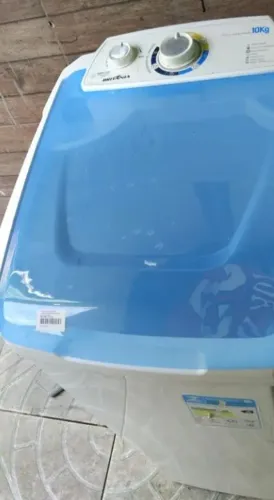 Tanquinho Britânia 10 kg em perfeito estado.