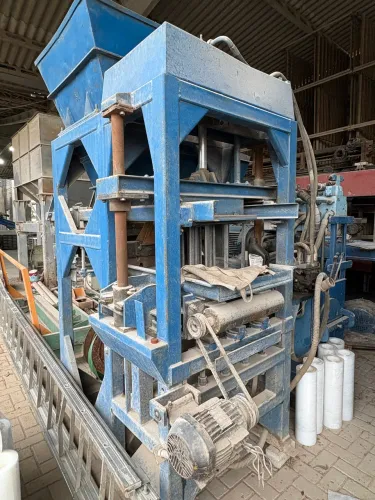 Máquina de blocos de concreto Vibramaq