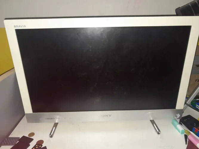 Tv 20 polegadas brancas , com cromecast  ( não é smart )