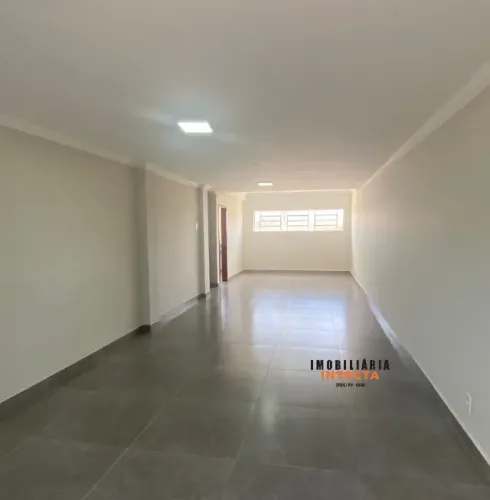 Alugo Cômodo Comercial em Excelente localização - Araxá-MG