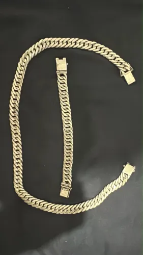 Cordão e pulseira de prata