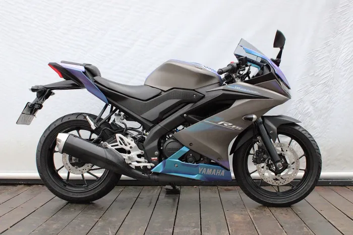 YAMAHA YZF R15