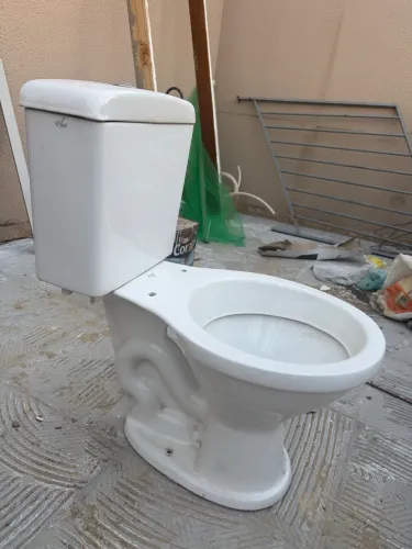Vende-se 2 vasos sanitários em ótimo estado de conservação