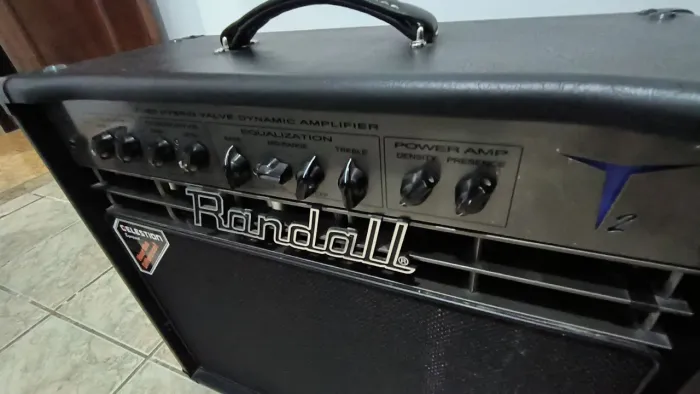 Amplificador Randall T2 Hybrid Valve + Celestion