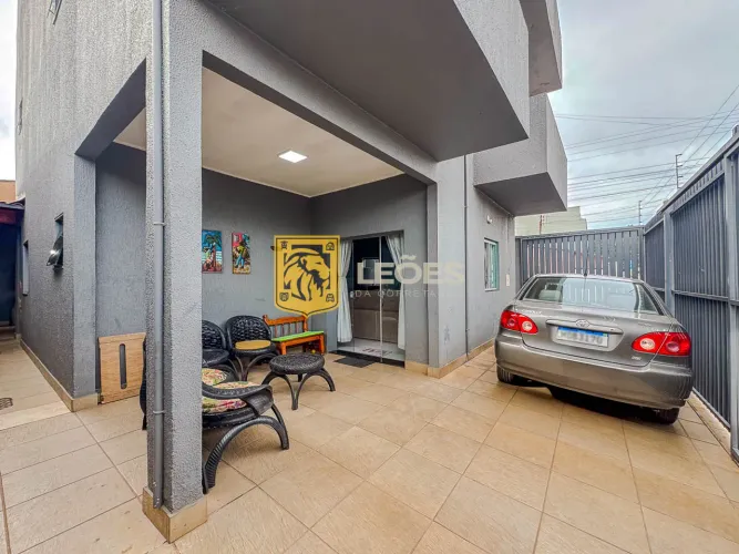 SOBRADO DE ESQUINA 3 ANDARES | 4 QUARTOS | ÁREA GOURMET COM PISCINA | SANTA MARIA SUL