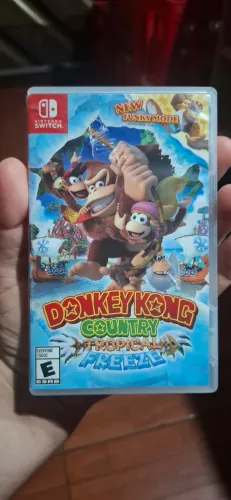 Jogo de Nintendo Switch Donkey Kong Country Tropical Freeze