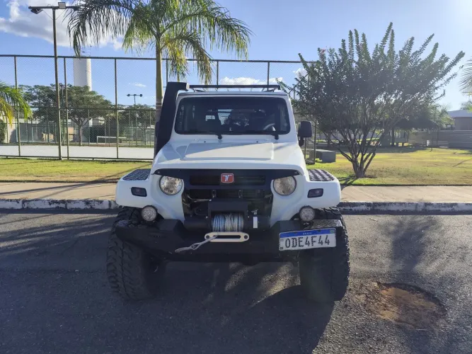 Troller T-4 4X4 3.0 TB Int. Cap. Rígida Diesel 2012