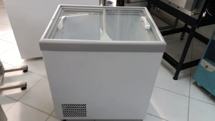 Freezer comercial tampa de vidro 220 litros (novo) Alecs
