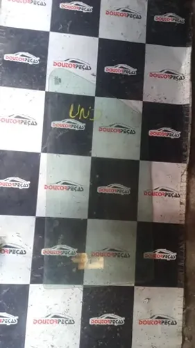 Vidro vigia Traseiro Direito Fiat Uno 2 portas