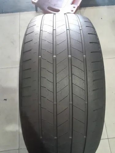 Pneu Bridgestone original 225/50R17 267 reais cada abase de troca 