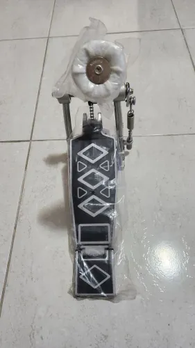 Pedal de bateria novo