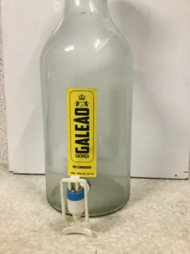 Garrafão de cachaça 