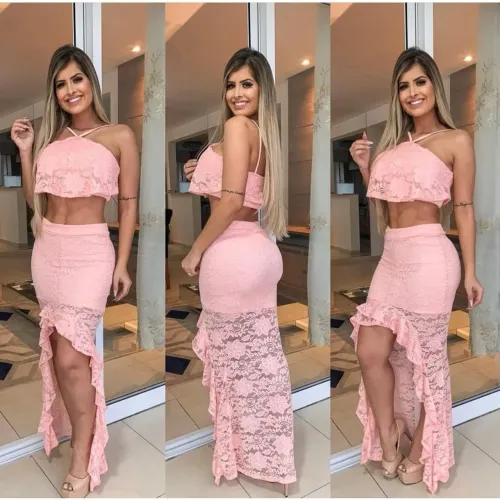 Conjunto de Cropped e Saia de Renda Rosa