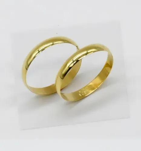 Par de Alianças Ouro 18K.