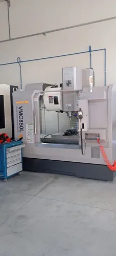 Vendo centro de usinagem novo VMC 850 L