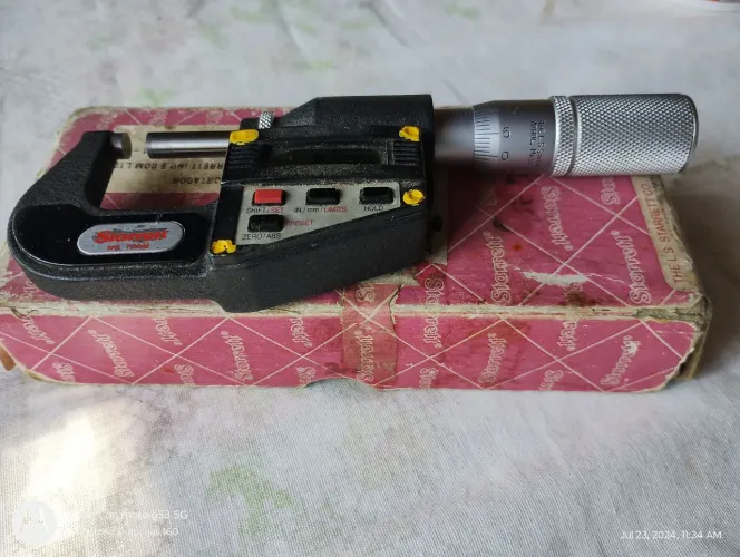 Micrometro Eletronico Starrett c/ Modelo de saida 733M 