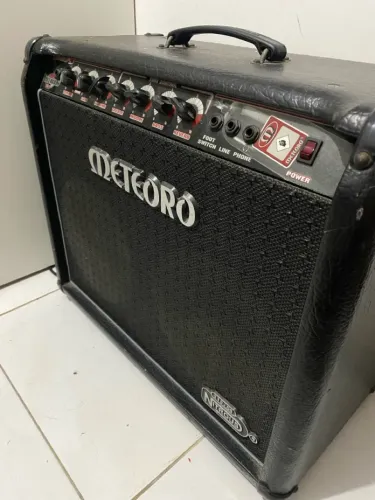 Amplificador Meteoro Nitrous 210 GS - 150W