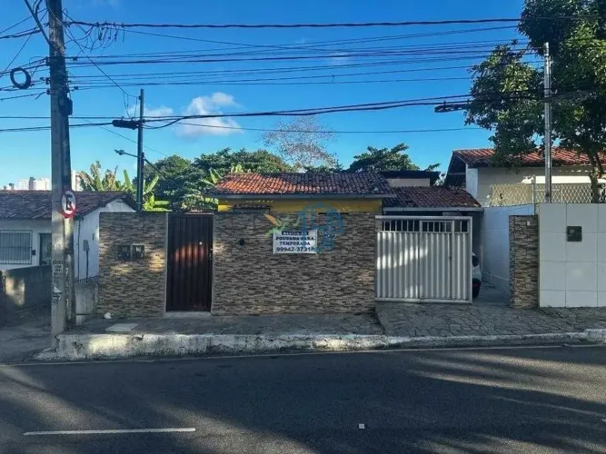 CASA EM CASTELO BRANCO/ CASA COM 5 QUARTOS/ CASA COM 3 GARAGENS/ CASA ESPAÇOSA/ CASA EM JO