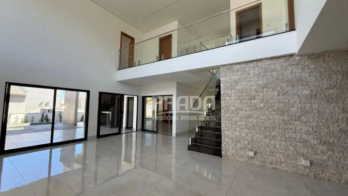 Casa à venda com 4 suítes - Condomínio Gávea Hill II - Uberlândia/MG .