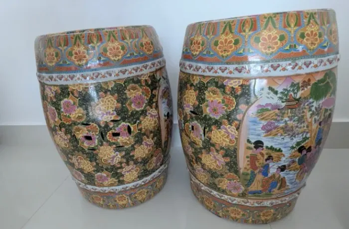 Par de Bancos/Tamboretes de Porcelana Chinesa - Decorativos e Funcionais