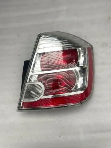 Lanterna Traseira Esquerda Nissan Sentra