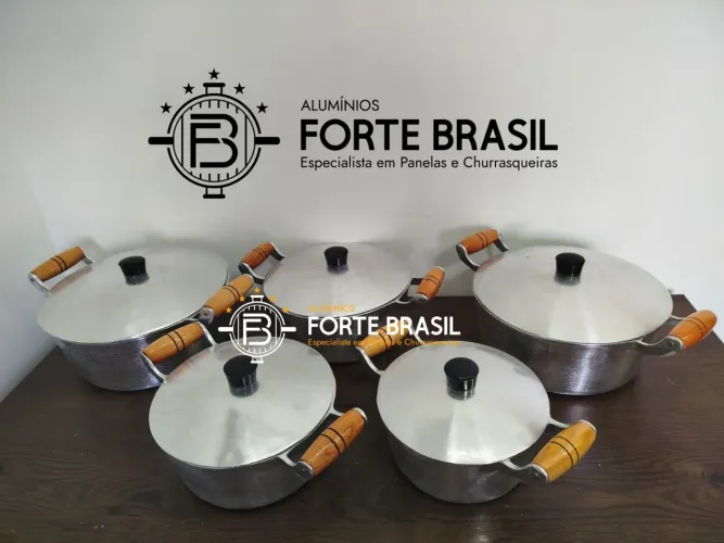 Jogo de Panelas em Alumínio batido - 5 Peças