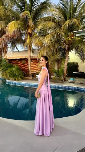 Vende-se vestido de festa