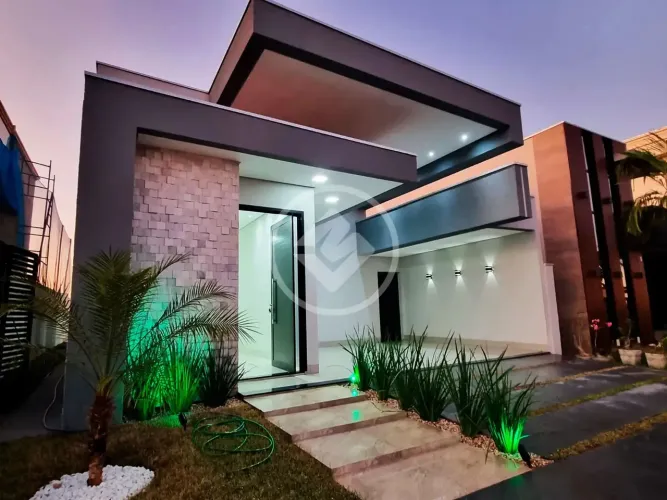 Vende-se casa térrea - Condomínio Primor das Torres. 3 suítes. Cozinha ampla. R$1.250.000,