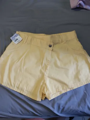 Shorts Saia Feminino Amarelo