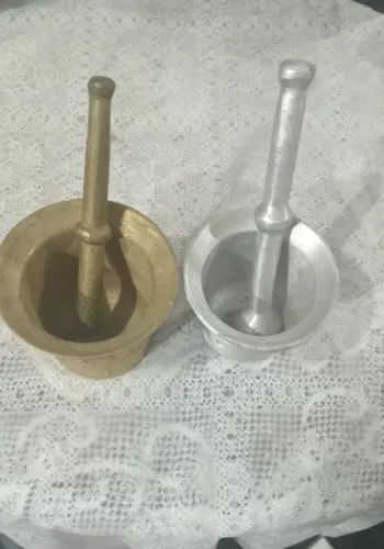 Par de Almofarizes Com Pistilo