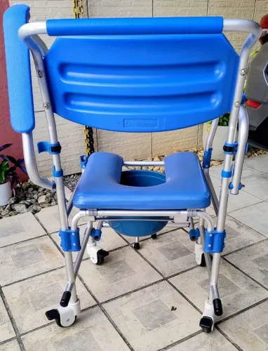 Cadeira de banho e higienização azul de alumínio D60 Dellamed