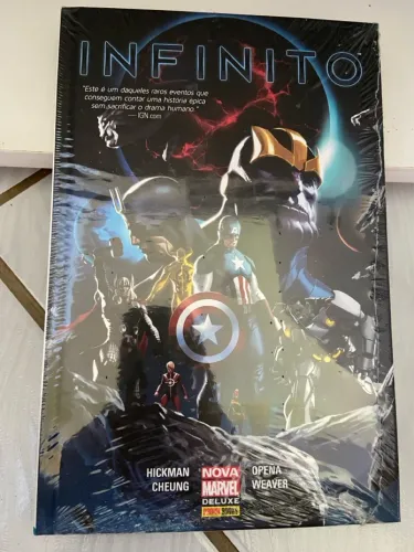 HQ Infinito - Marvel Comics Deluxe
