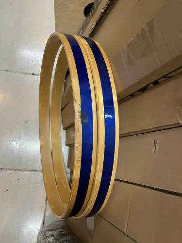 Par de aros para bumbo 20 polegadas em basswood cor natural revestimento azul