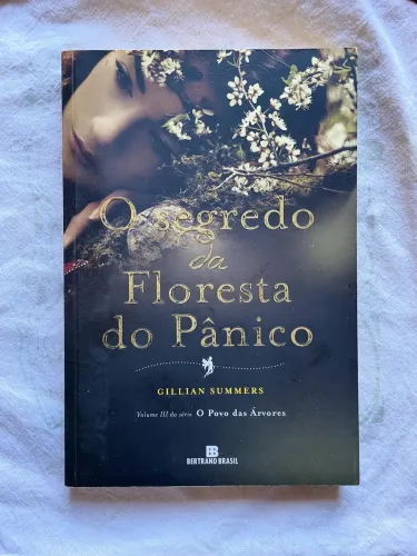 Vendo livro O segredo da floresta do pânico (leia a descrição)