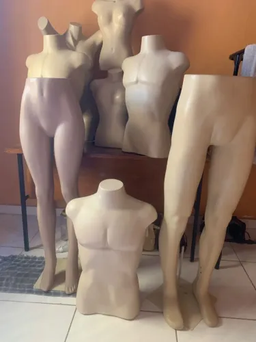Manequins masculino e feminino
