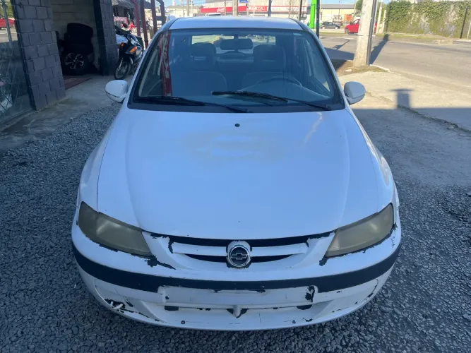 Sucata GM Celta 2 portas 1.0 2003 vendo peças