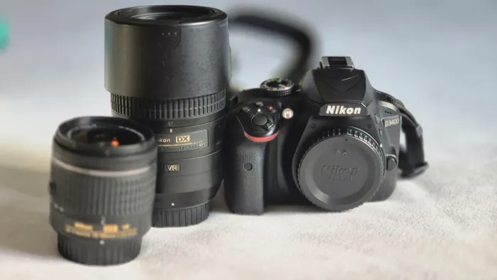 Nikon D3400 + 2 lentes