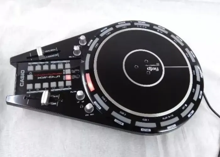 Controlador DJ Casio XW-DJ1