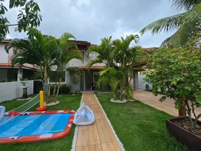 Casa espaçosa no condomínio Foz do Joanes - Buraquinho
