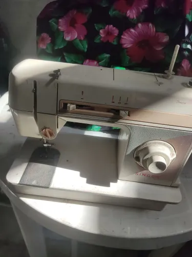 Máquina de costura 