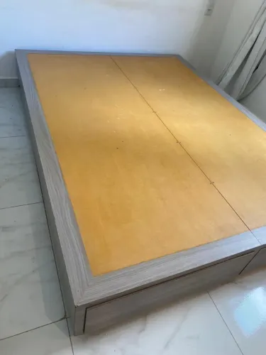 VENDE-SE BASE CAMA CASAL
