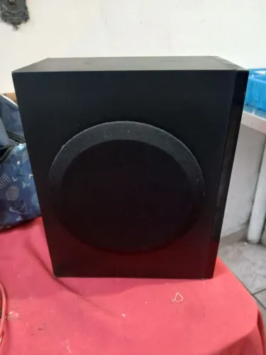 Subwoofer Preto Potente