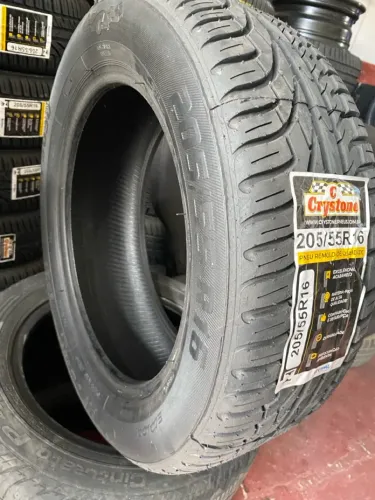 Pneu Crystone 205/55R16 borracha vipal