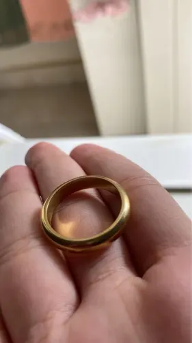 Aliança foliada a ouro 18k com 6g