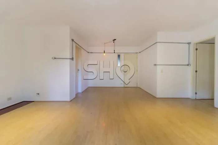 Locação em Pinheiros com 3 Quartos, Suíte e 2 Vagas