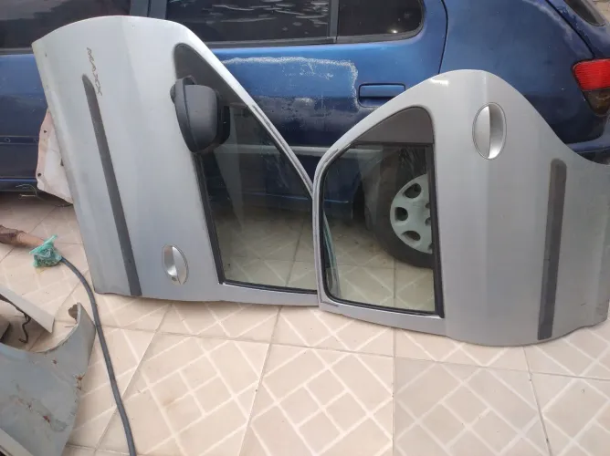 Portas pura do Prisma ou Celta e tenho outras peças disponíveis 