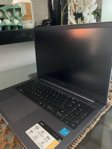Vendo Notebook Samsung book NP550XDA-K01BR