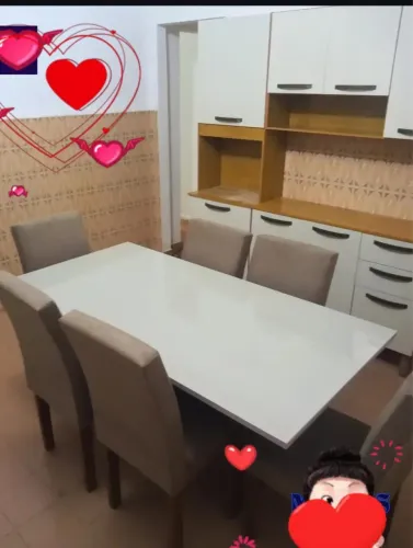 Vendo Armário de Cozinha + Mesa com 4 Cadeiras (Somente o Conjunto)