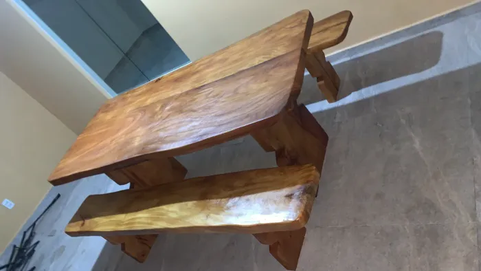 Mesa Rústica de Jaqueira